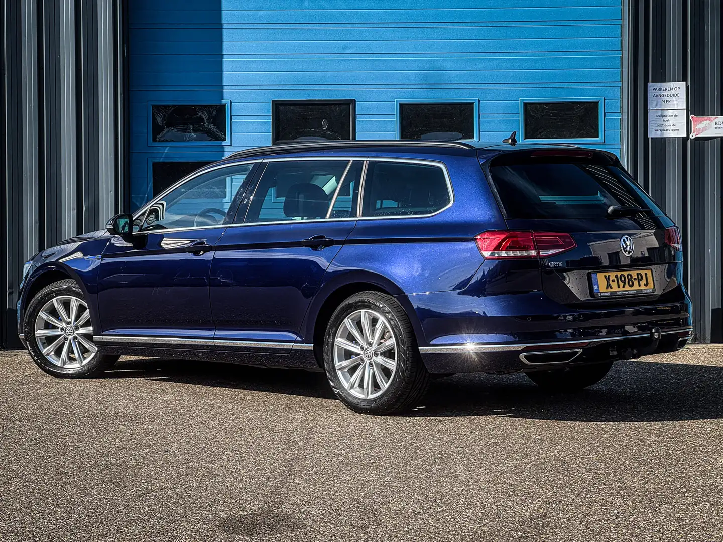 Volkswagen Passat Variant 1.4 TSI GTE Highline GRATIS Afleverpakket! | Bots Blauw - 2