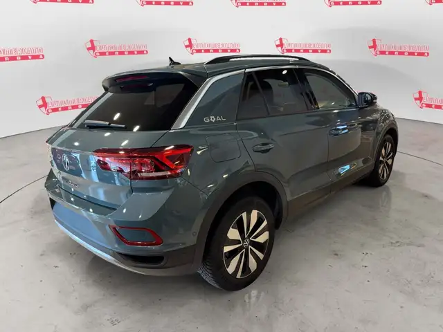 Volkswagen T-Roc view 6