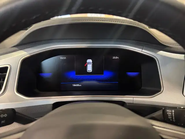 Volkswagen T-Roc view 12