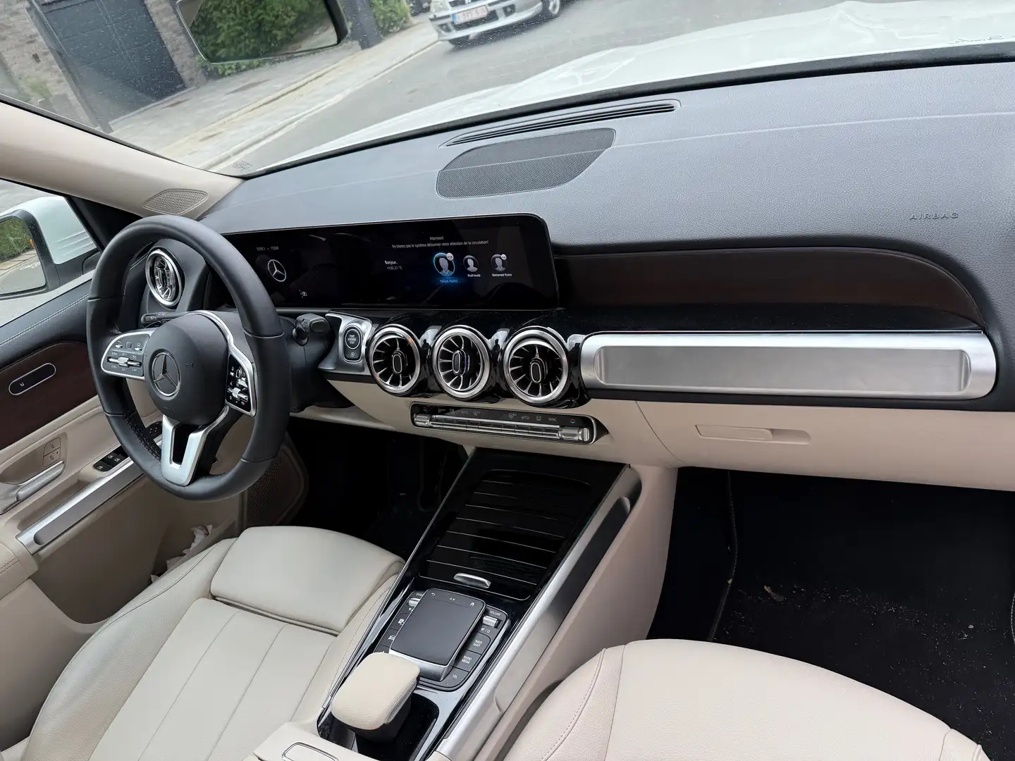 Mercedes-Benz GLB 180 GLB 180 d Luxury Line bijela - 2