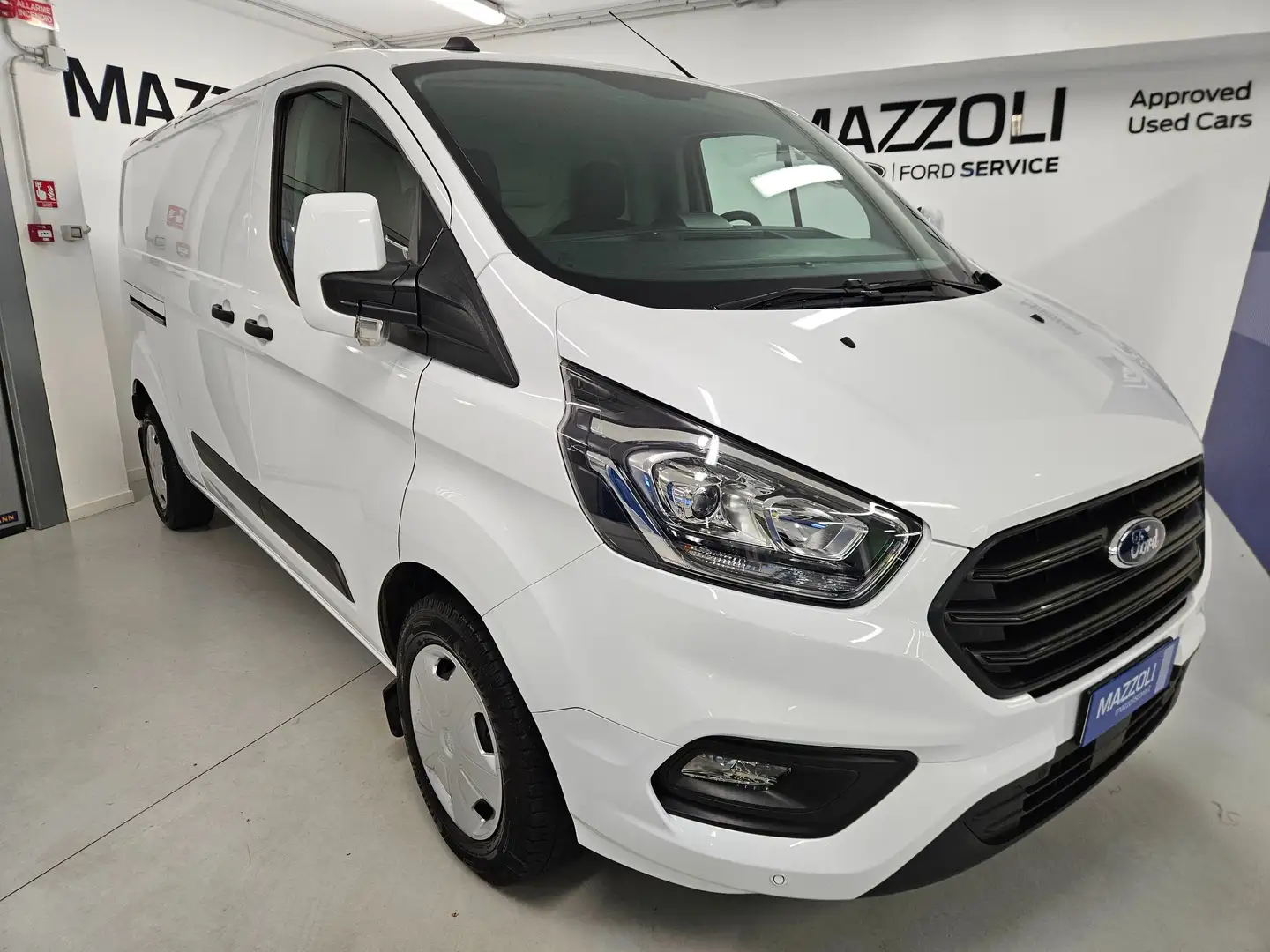 Ford Transit Custom 290 2.0 EcoBlue 130CV L2H1 Trend Automatico Wit - 1
