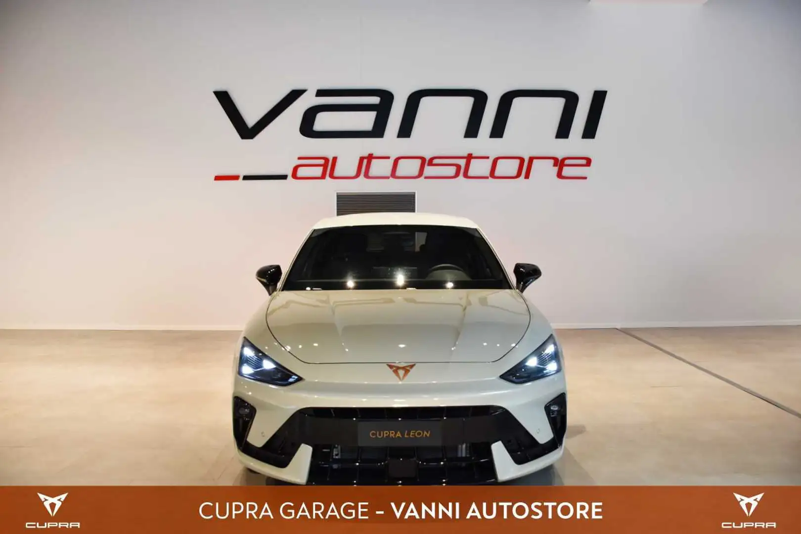 CUPRA Leon 1.5 Hybrid 150 CV DSG Gris - 2