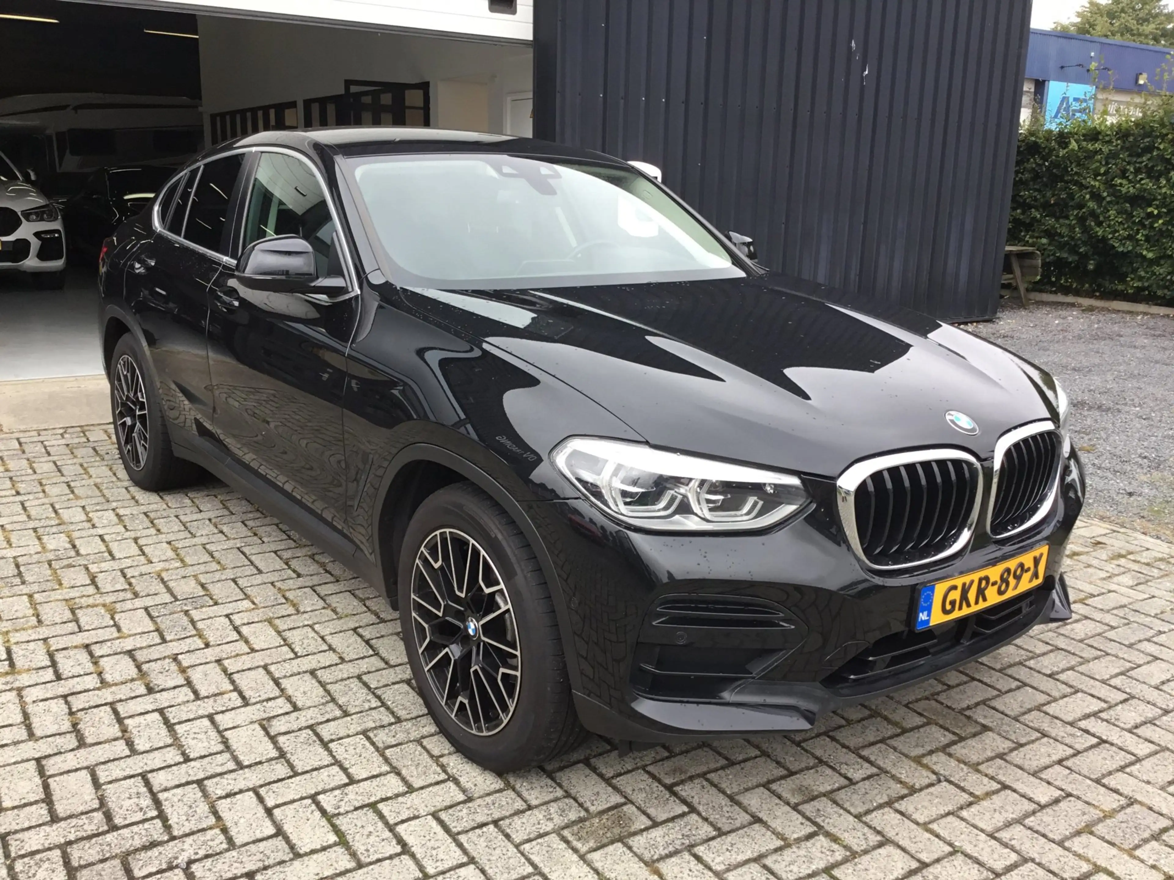 BMW X4 XDrive20i — photo 4