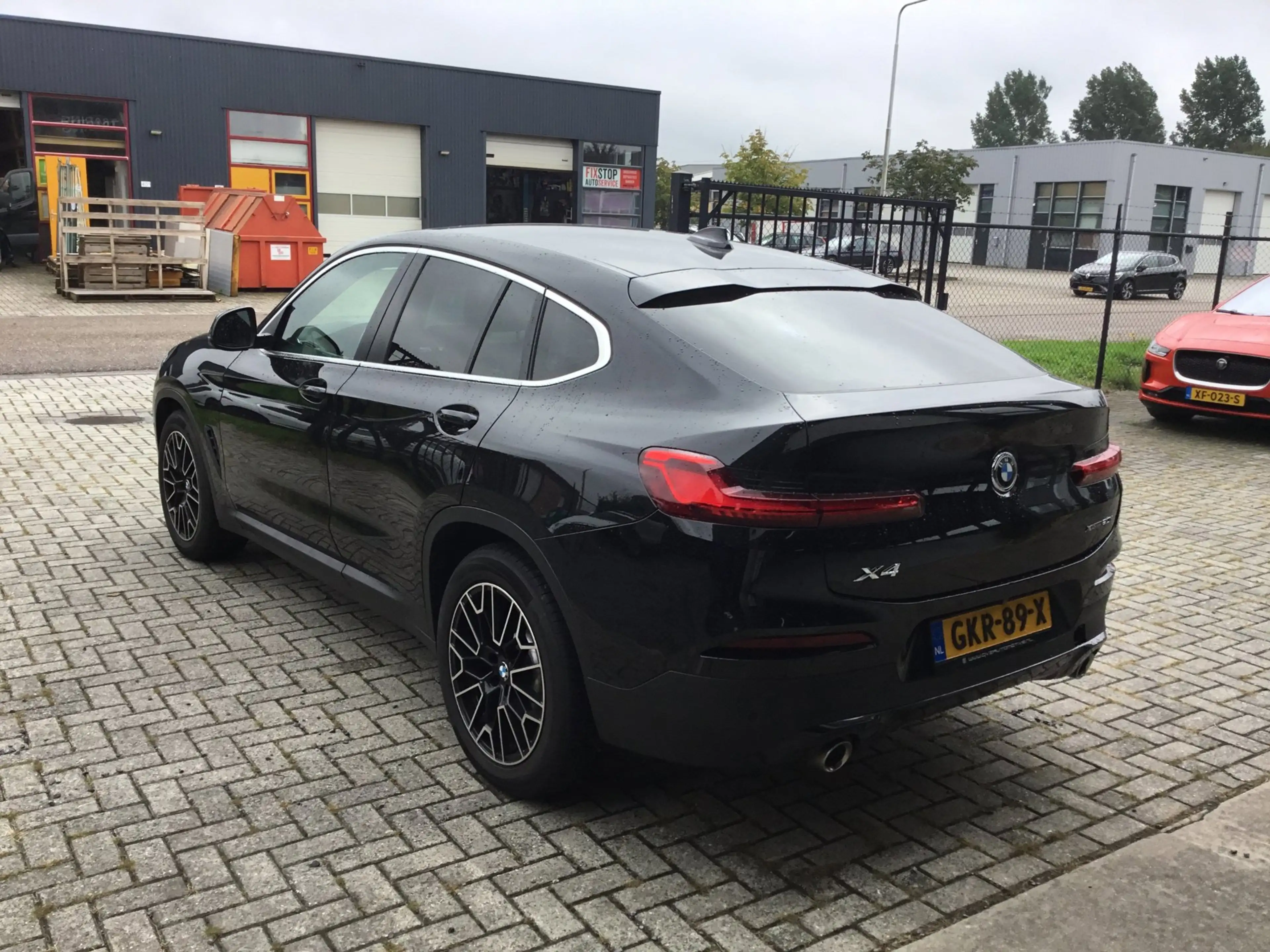 BMW X4 XDrive20i — photo 2
