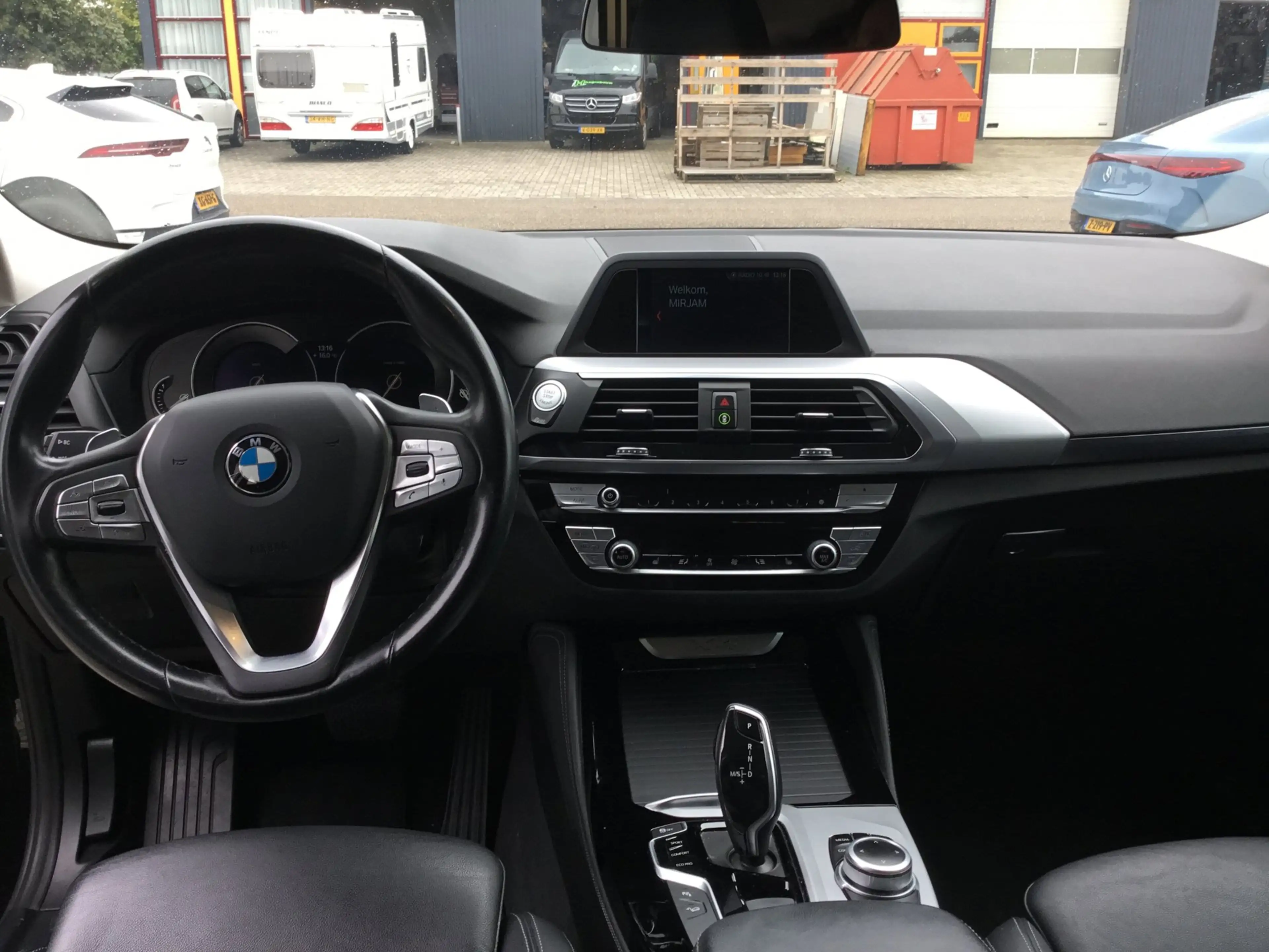 BMW X4 XDrive20i — photo 7