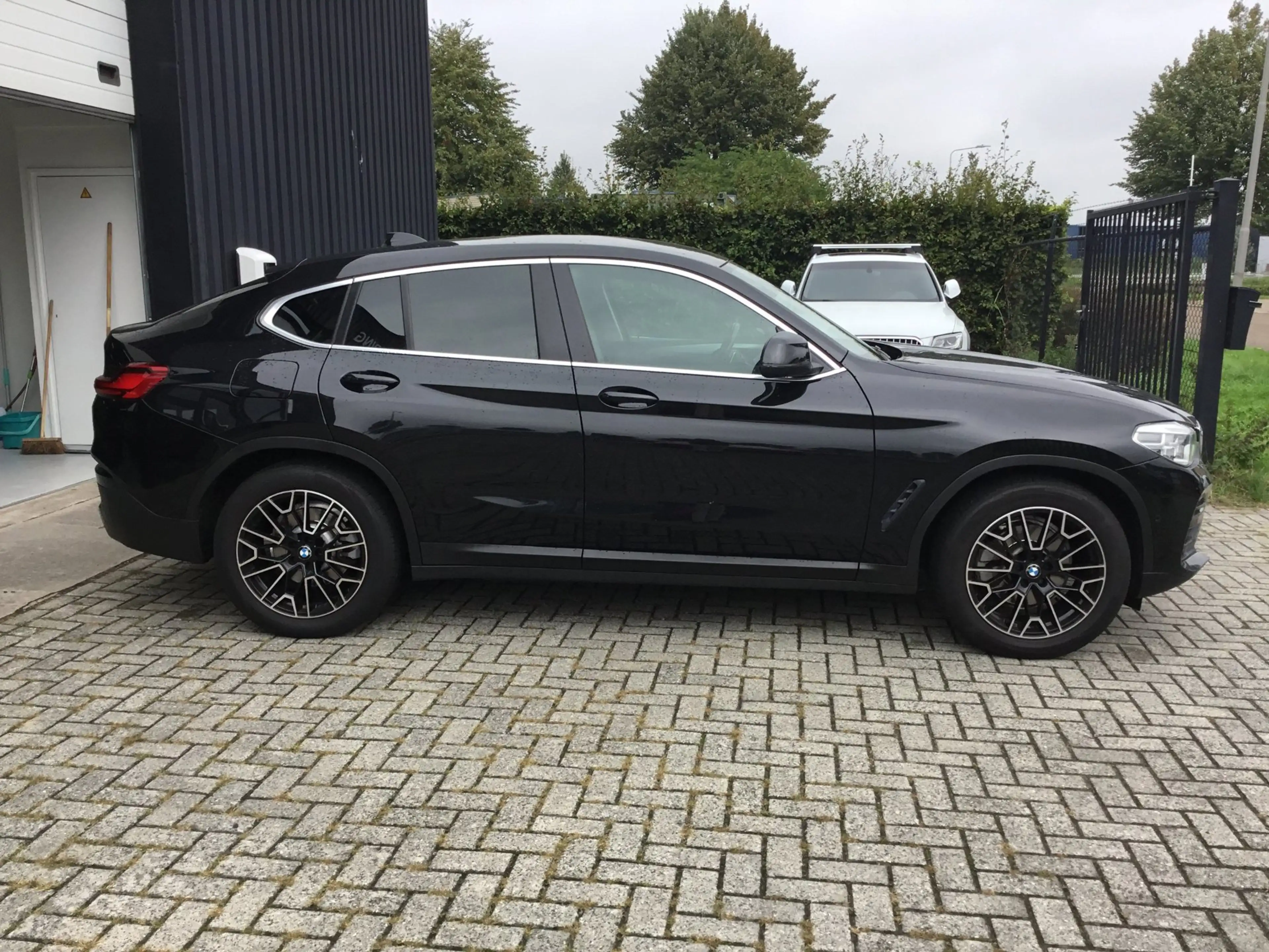 BMW X4 XDrive20i — photo 3