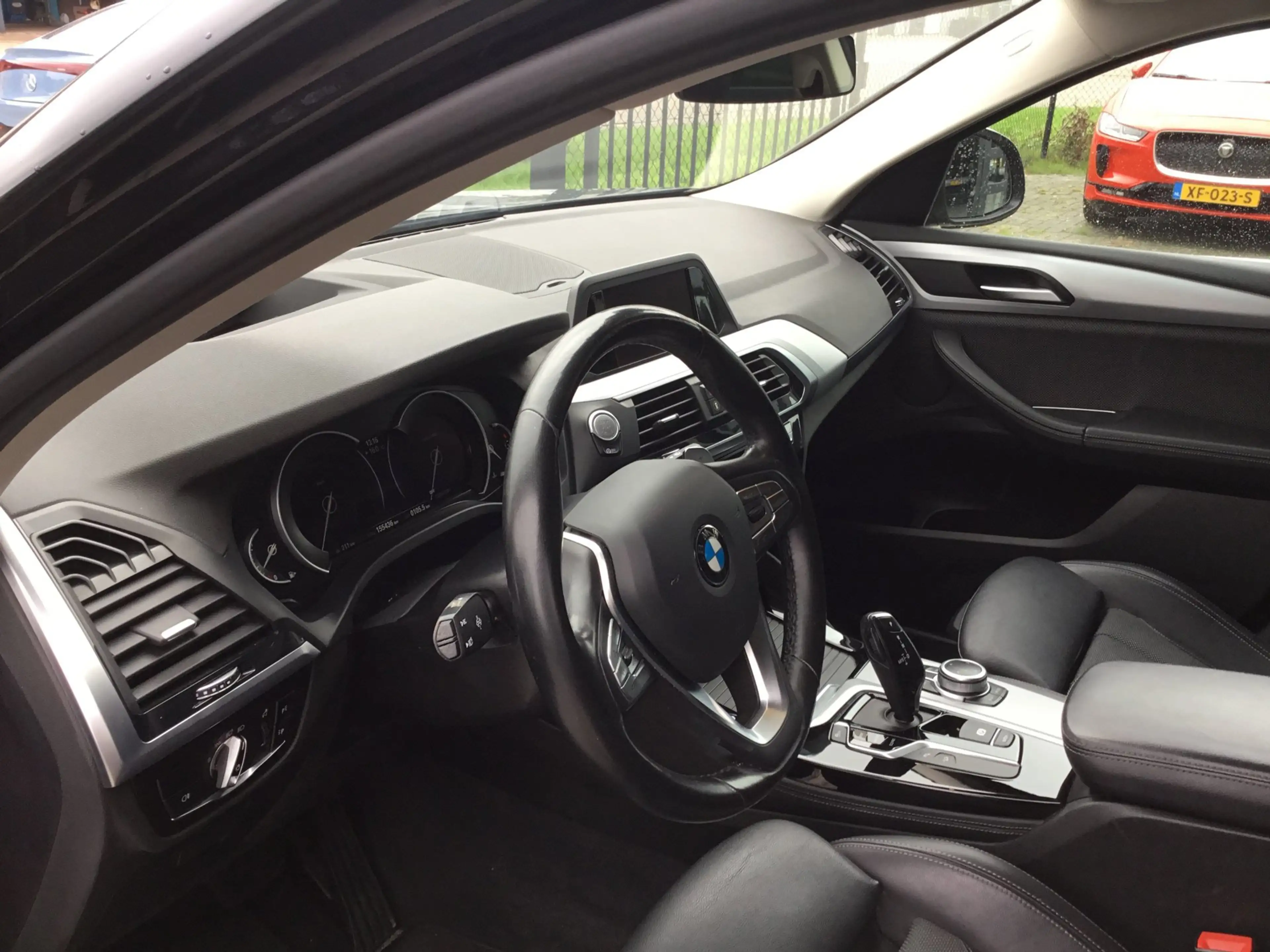 BMW X4 XDrive20i — photo 9