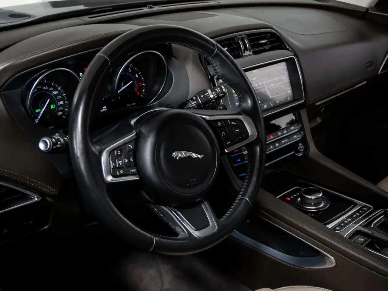 Jaguar F-Pace снимка Jaguar F-Pace
