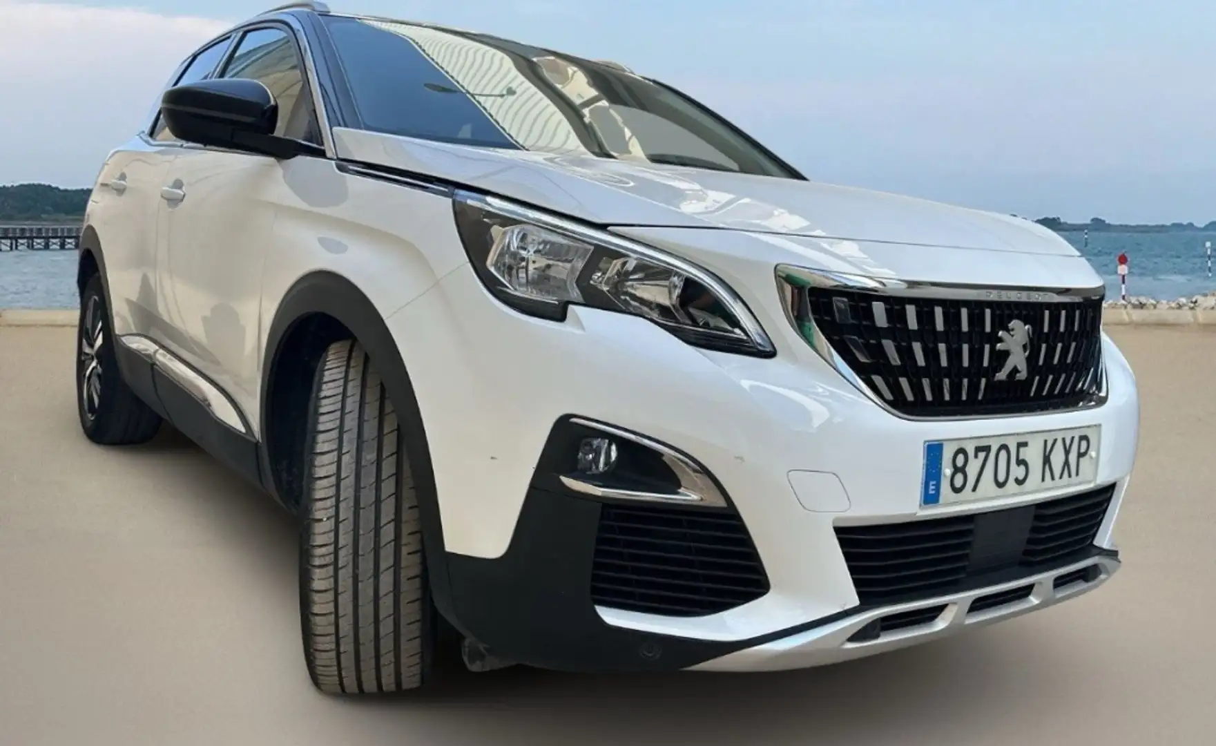 Peugeot 3008 1.5BlueHDi Allure S&S 130 Weiß - 1