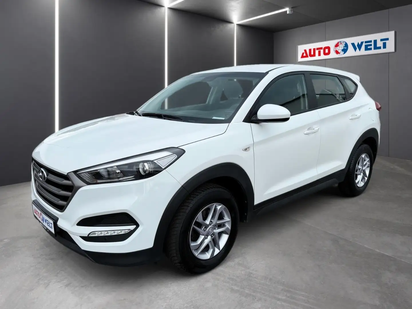 Hyundai TUCSON 1.7 CRDi blue Classic 2WD PDC USB AUX Weiß - 1