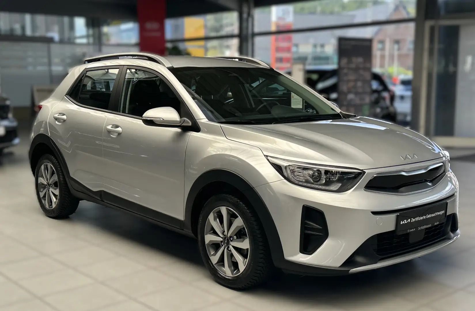 Kia Stonic 1.0 Benzin "Vision" *Navi* *Carplay* *SHZ/LHZ* Plateado - 1