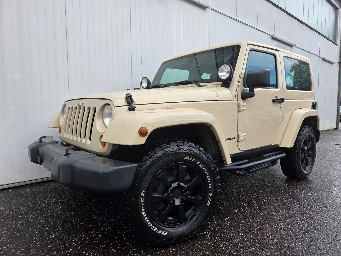 Jeep Wrangler Unlimited Sahara Aut. Beige - 2