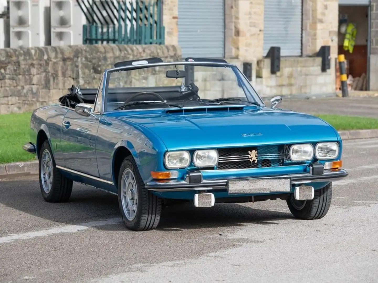 Peugeot 504 Cabriolet Bleu - 1