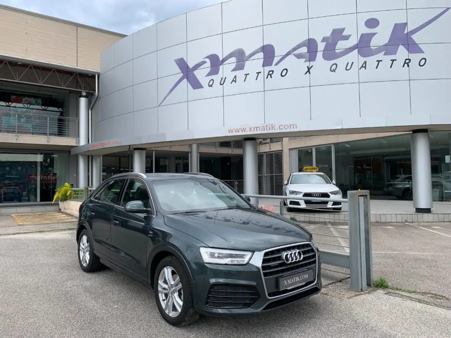 Audi Q3 2.0 TDI 184 CV quattro S tronic Sport SLine Grigio - 1