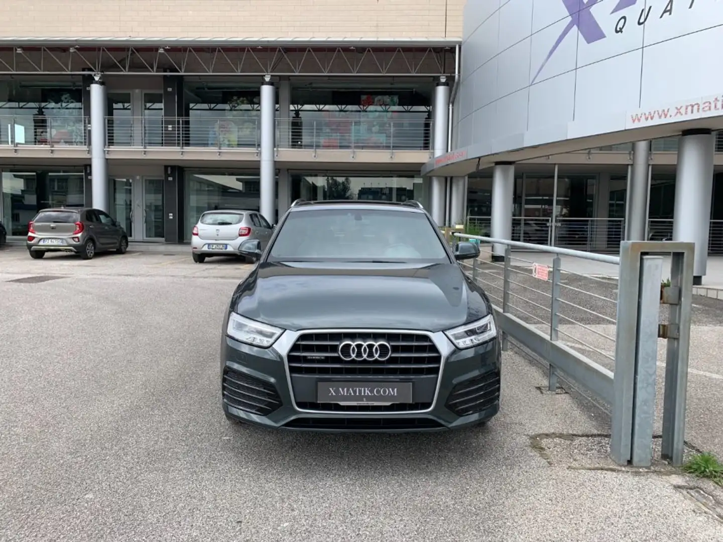 Audi Q3 2.0 TDI 184 CV quattro S tronic Sport SLine Grigio - 2