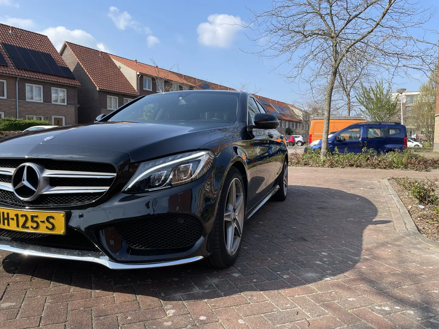 Mercedes-Benz C 180 Orgineel NL auto/ Dealer onderhouden/ AMG line Zwart - 1