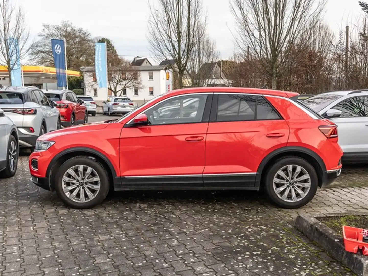 Volkswagen T-Roc 1.5 TSI DSG Sport ACC LED NAVI R.KAMERA E.HECK Rot - 2