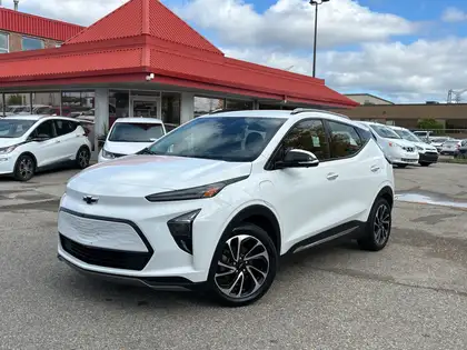 White 2022 Chevrolet Bolt EUV Premier FWD Hatchback Front-Wheel Drive Automatic