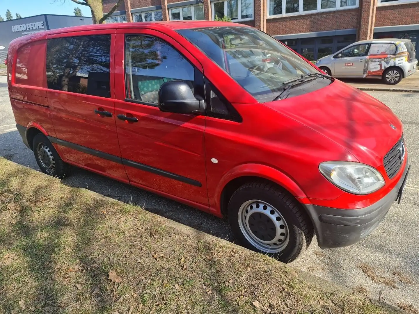 Mercedes-Benz Vito Vito 109 CDI Kompakt crvena - 1