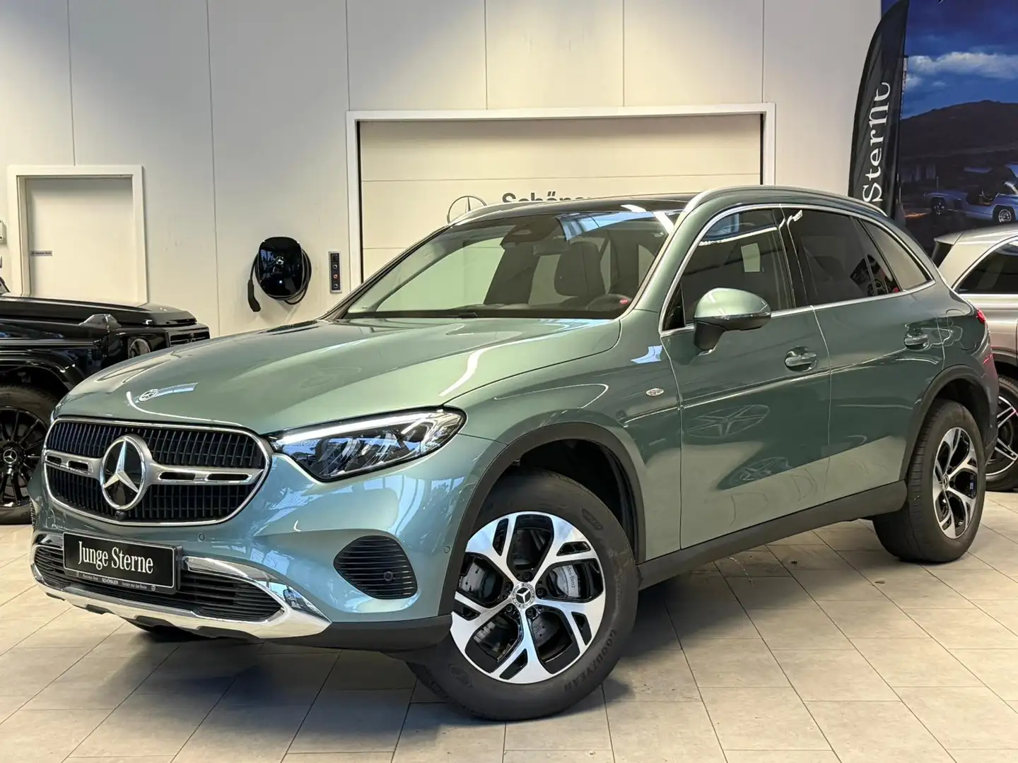 Mercedes-Benz GLC 300 e 4M PANORAMA+AHK+MEMORY+CARPLAY+WINTER Silber - 1