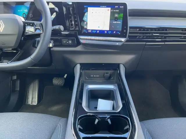 Renault Austral view 12