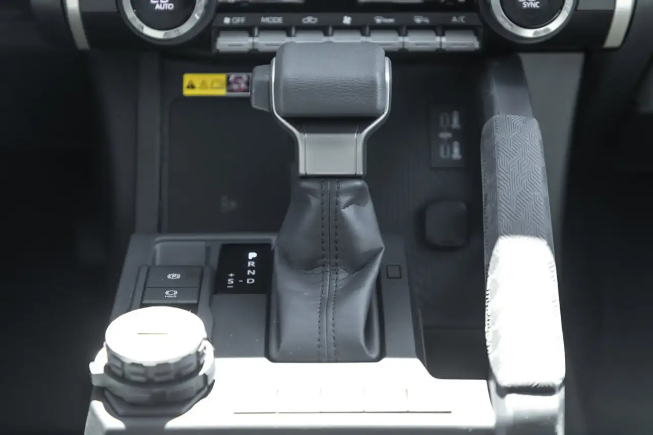 Toyota Tacoma снимка Toyota Tacoma