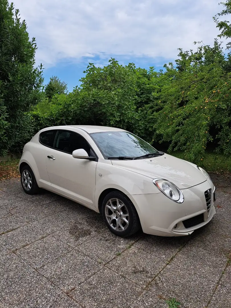 Alfa Romeo MiTo MiTo 2008 1.3 jtdm-2 Distinctive premium pack s Beige - 1