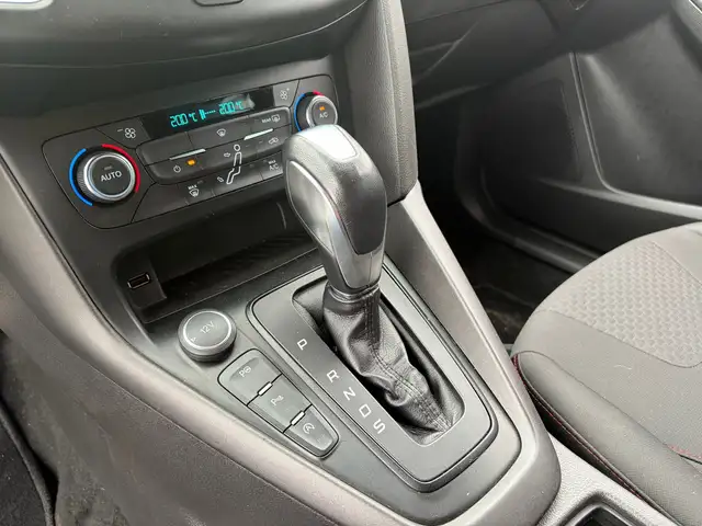 Ford Focus view 11