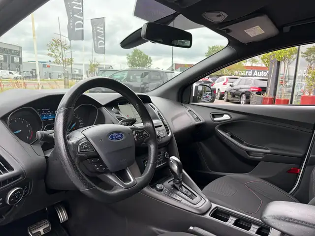 Ford Focus view 7