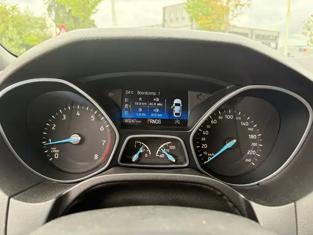 Ford Focus view 10