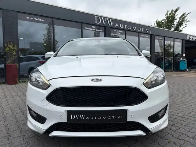 Ford Focus view 6