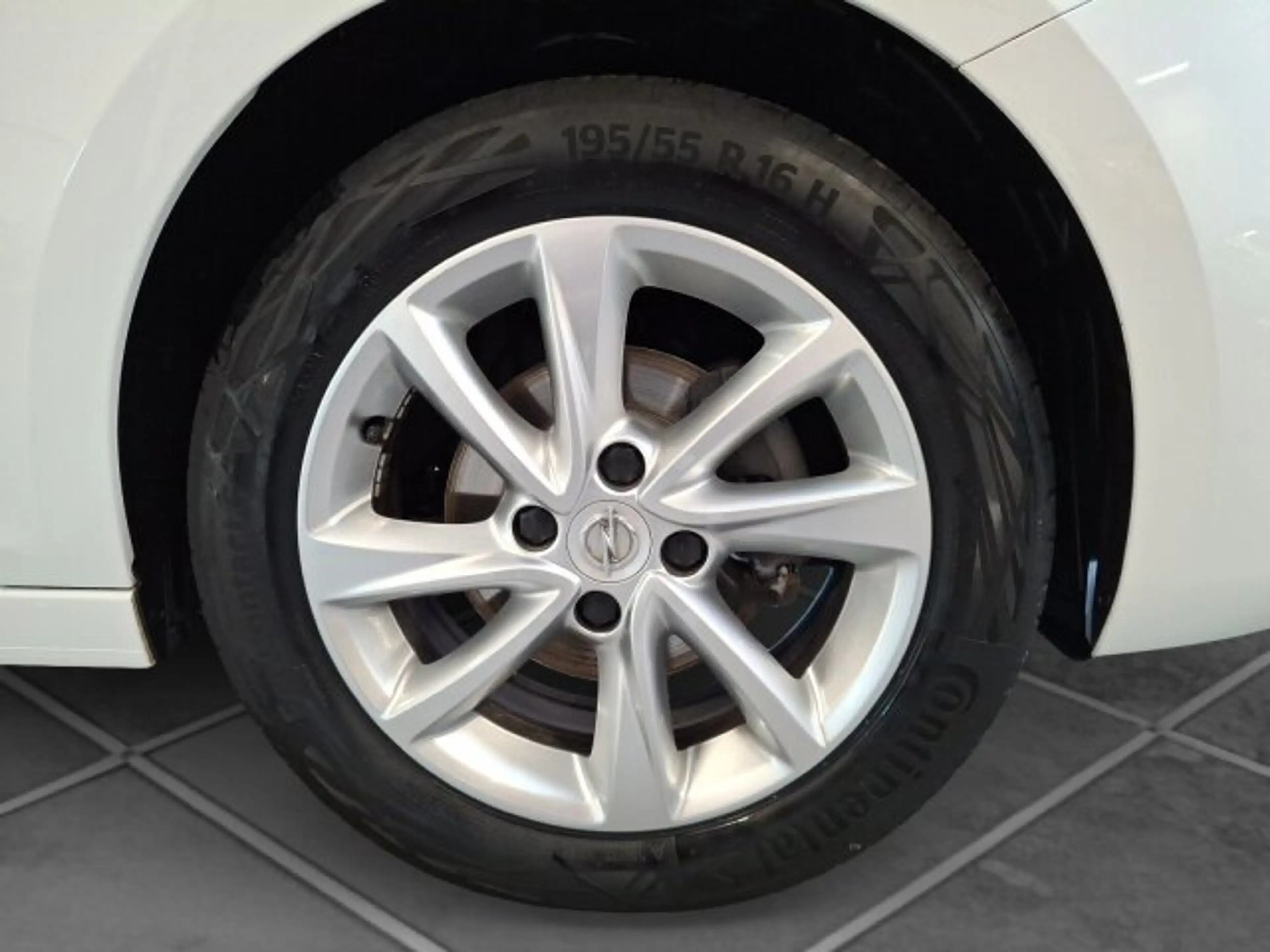 Opel Corsa F 1.2 Elegance Klima Sitzheizung — photo 6