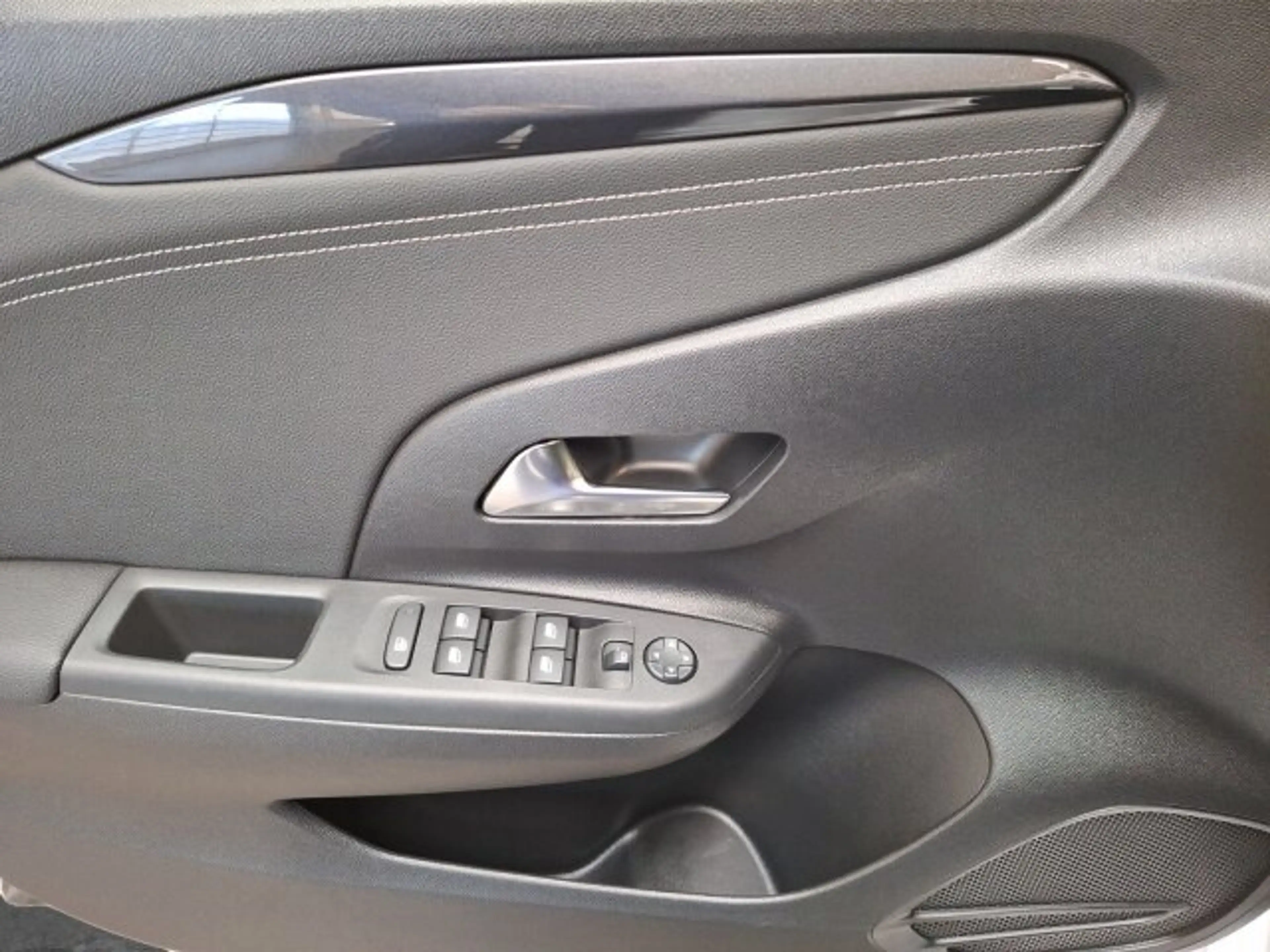 Opel Corsa F 1.2 Elegance Klima Sitzheizung — photo 7