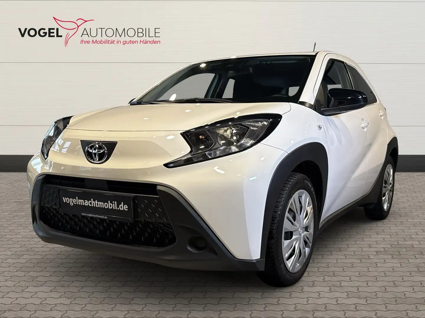 Toyota Aygo 1.0 Play Kam.+Navi+ACC+Shz Weiß - 1