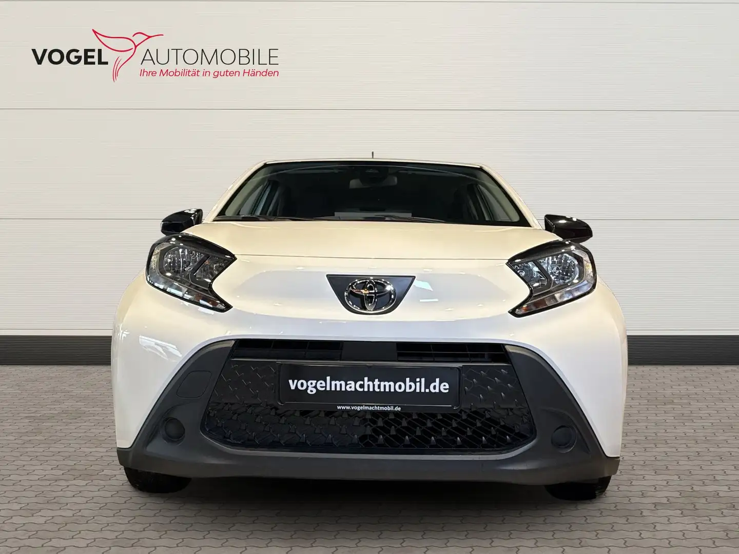 Toyota Aygo 1.0 Play Kam.+Navi+ACC+Shz Weiß - 2