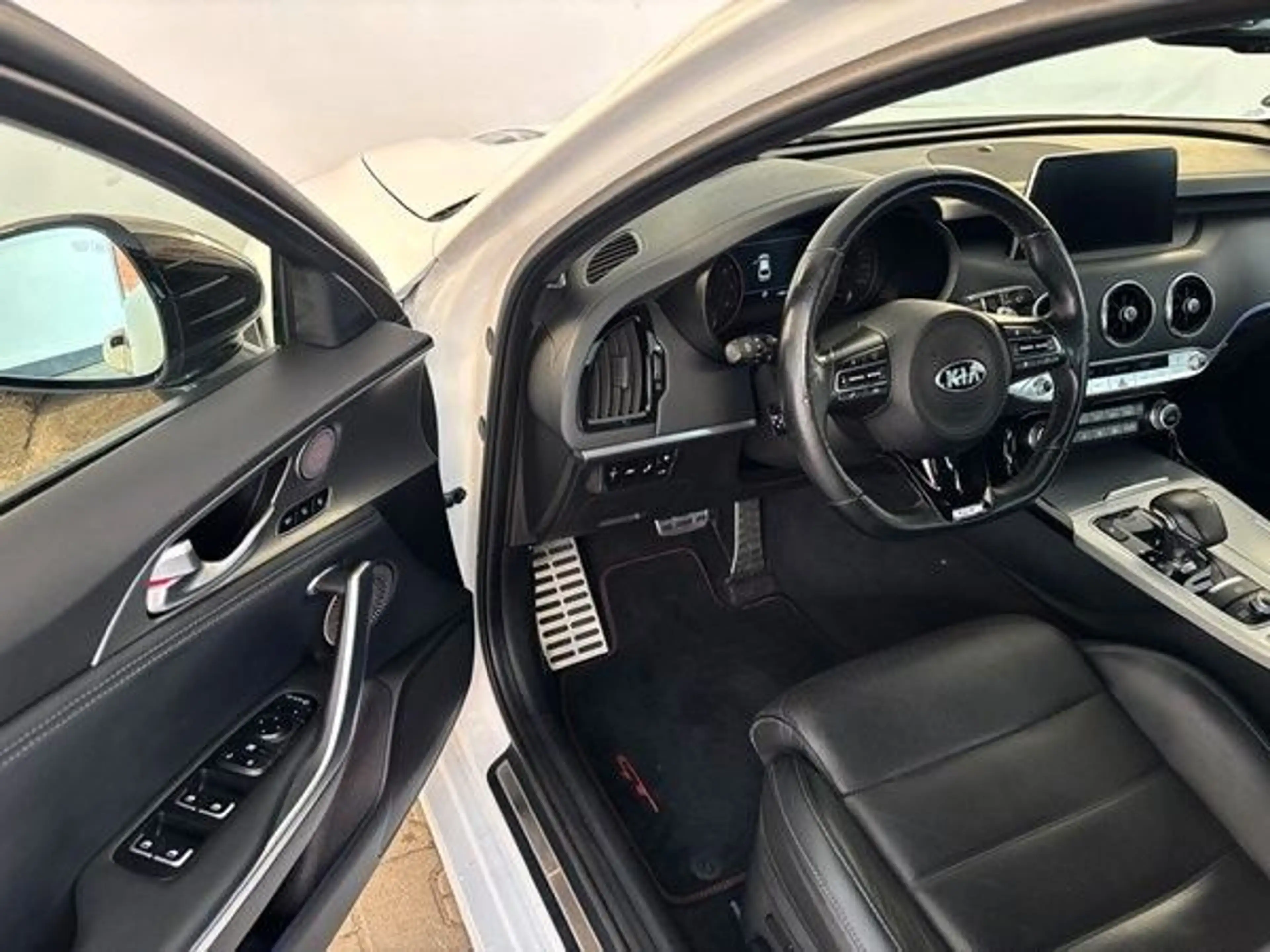 Kia Stinger GT 4WD -360°/Leder/Sitzbelüftung/ACC/LED — photo 11
