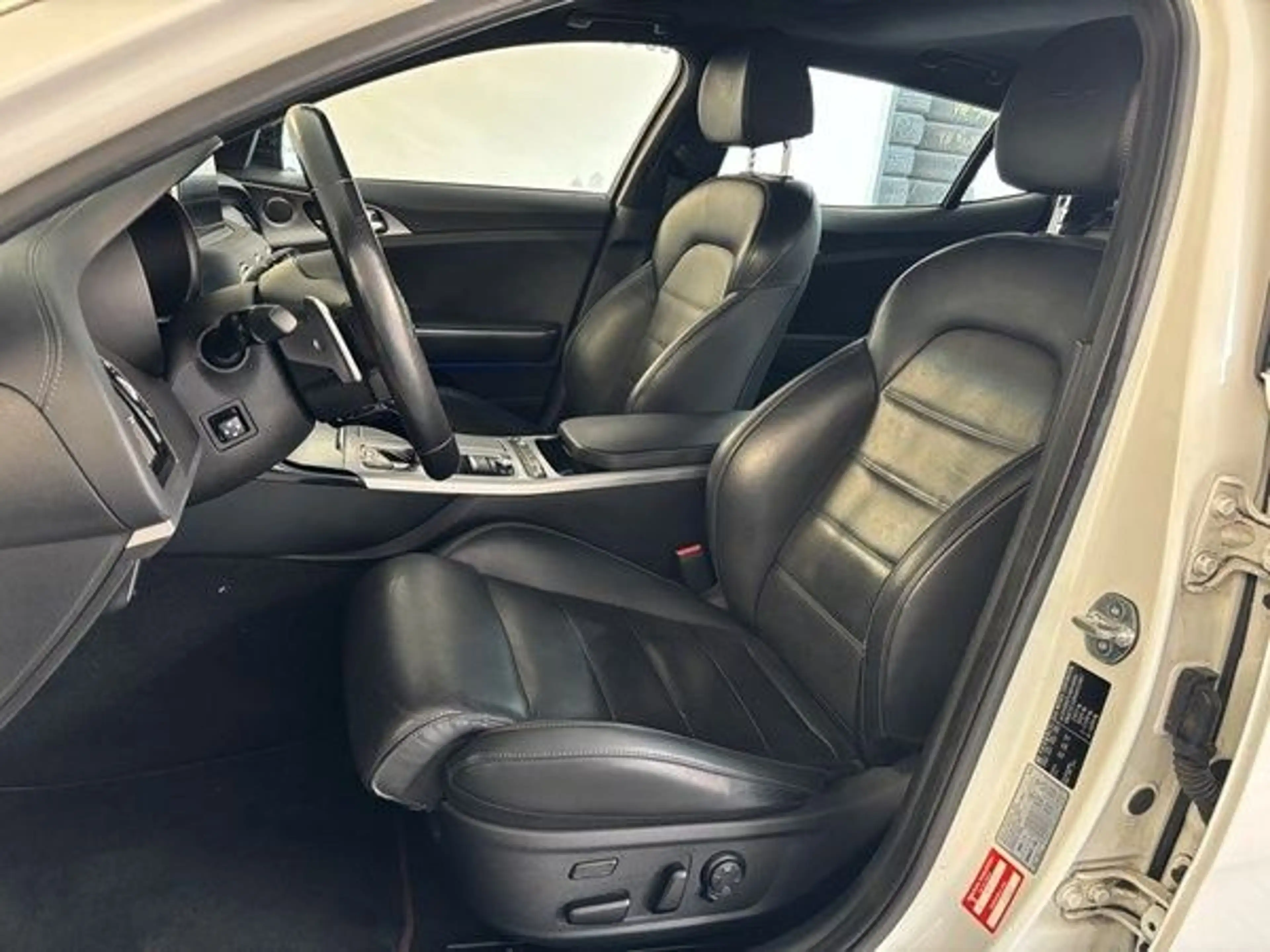 Kia Stinger GT 4WD -360°/Leder/Sitzbelüftung/ACC/LED — photo 10