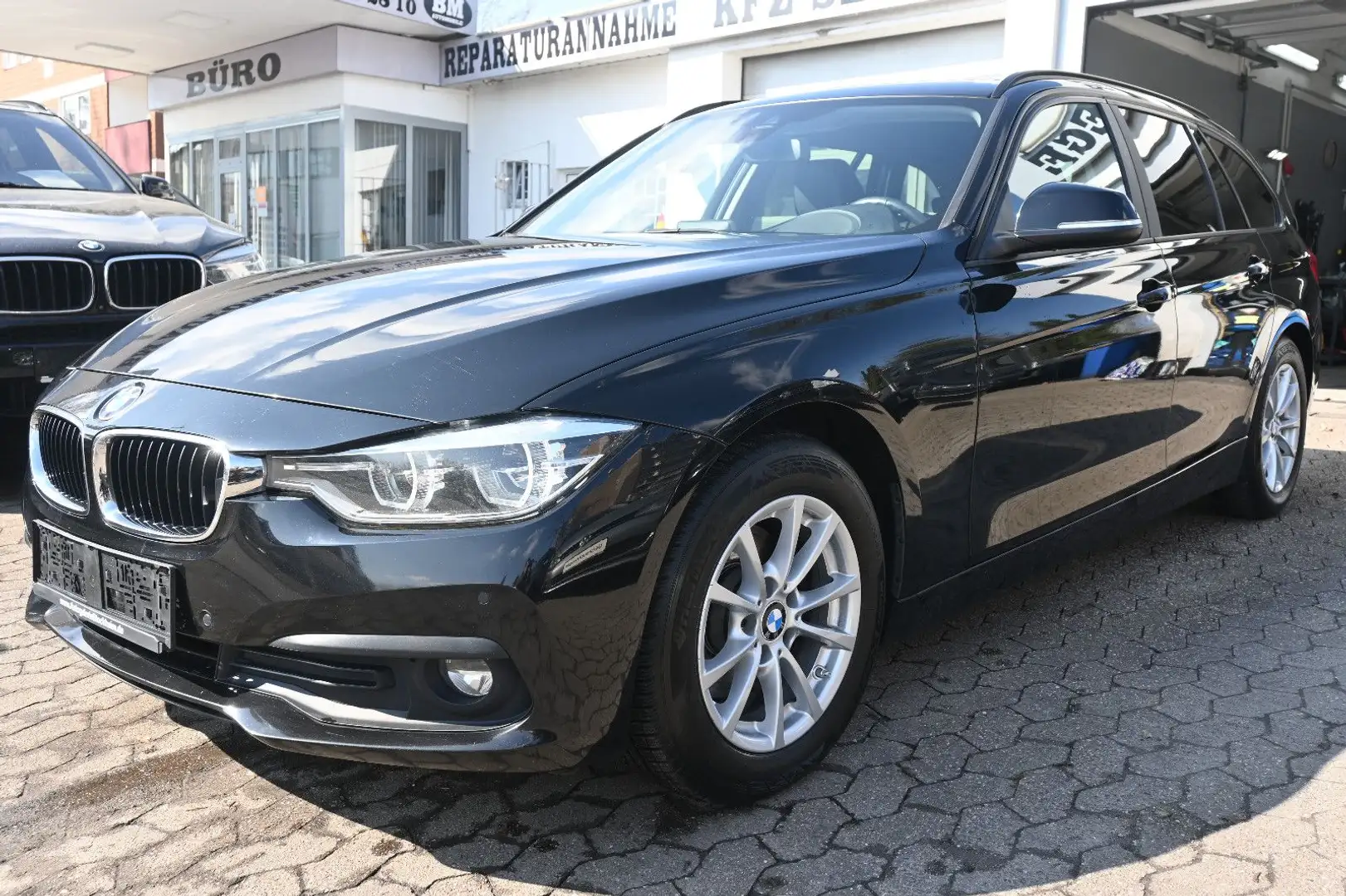 BMW 320 d Touring Advantage Automatik*Head*Leder*LED Noir - 1