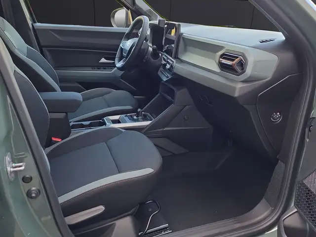 Dacia Duster view 6