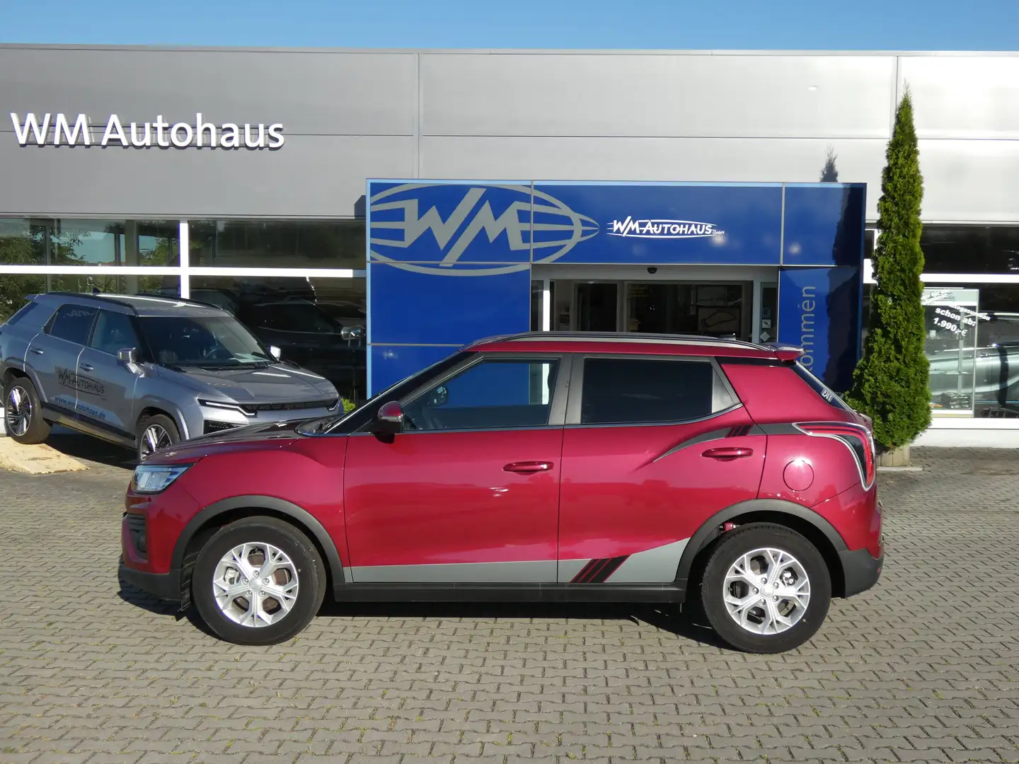 SsangYong Tivoli 1,5T 2WD Quartz Benzin Navi Sitzheizung Alu LED TZ Rot - 2