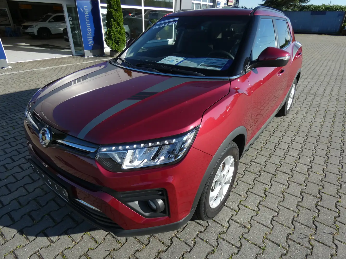 SsangYong Tivoli 1,5T 2WD Quartz Benzin Navi Sitzheizung Alu LED TZ Rot - 1