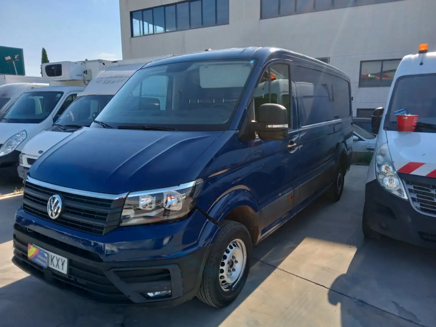 Volkswagen Crafter Furgón 2.0TDI SCR 35 BM L3H2 103kW Azul - 2