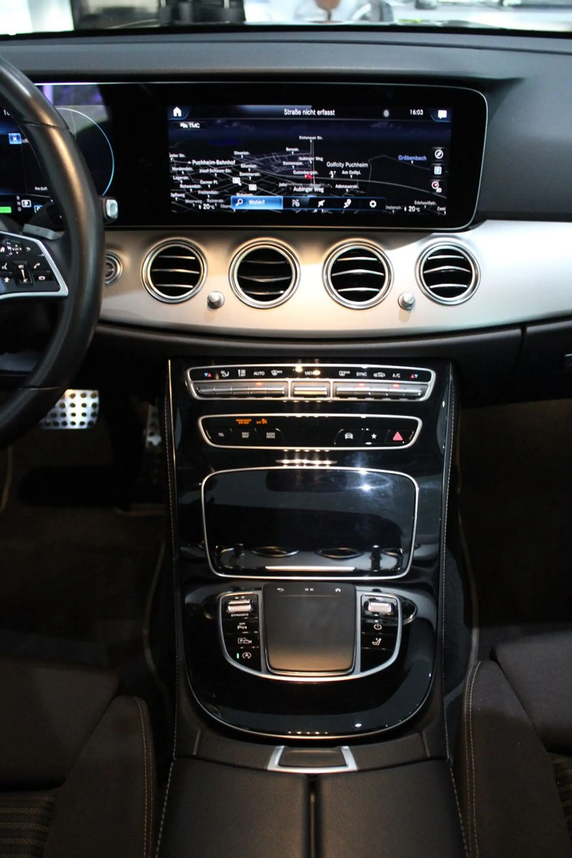Mercedes-Benz E 220 d T AVANTGARDE SPORTPAKET WIDESCREEN EU 6 — photo 6