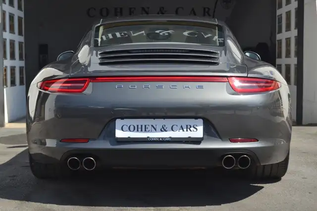 Porsche 991 view 7