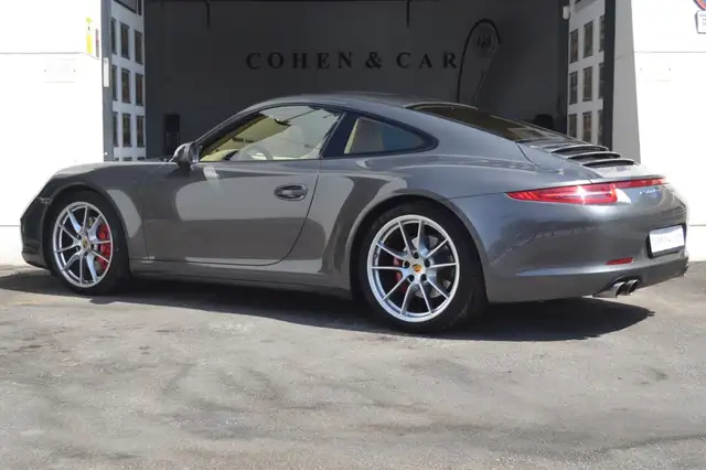 Porsche 991 view 8