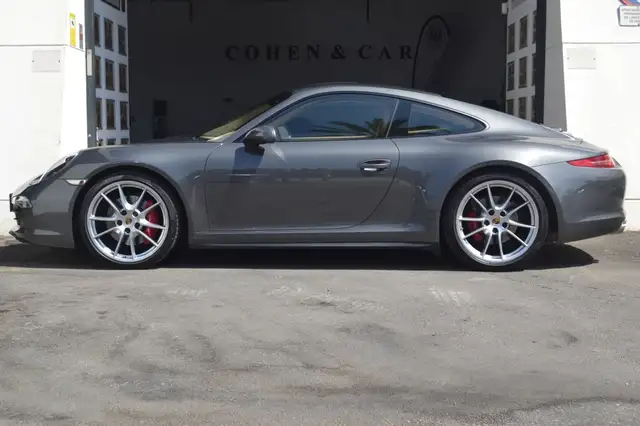 Porsche 991 view 9