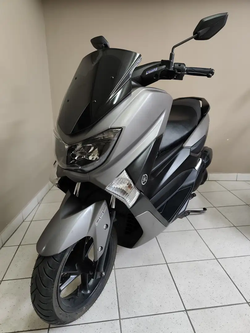 Yamaha NMAX Gris - 2