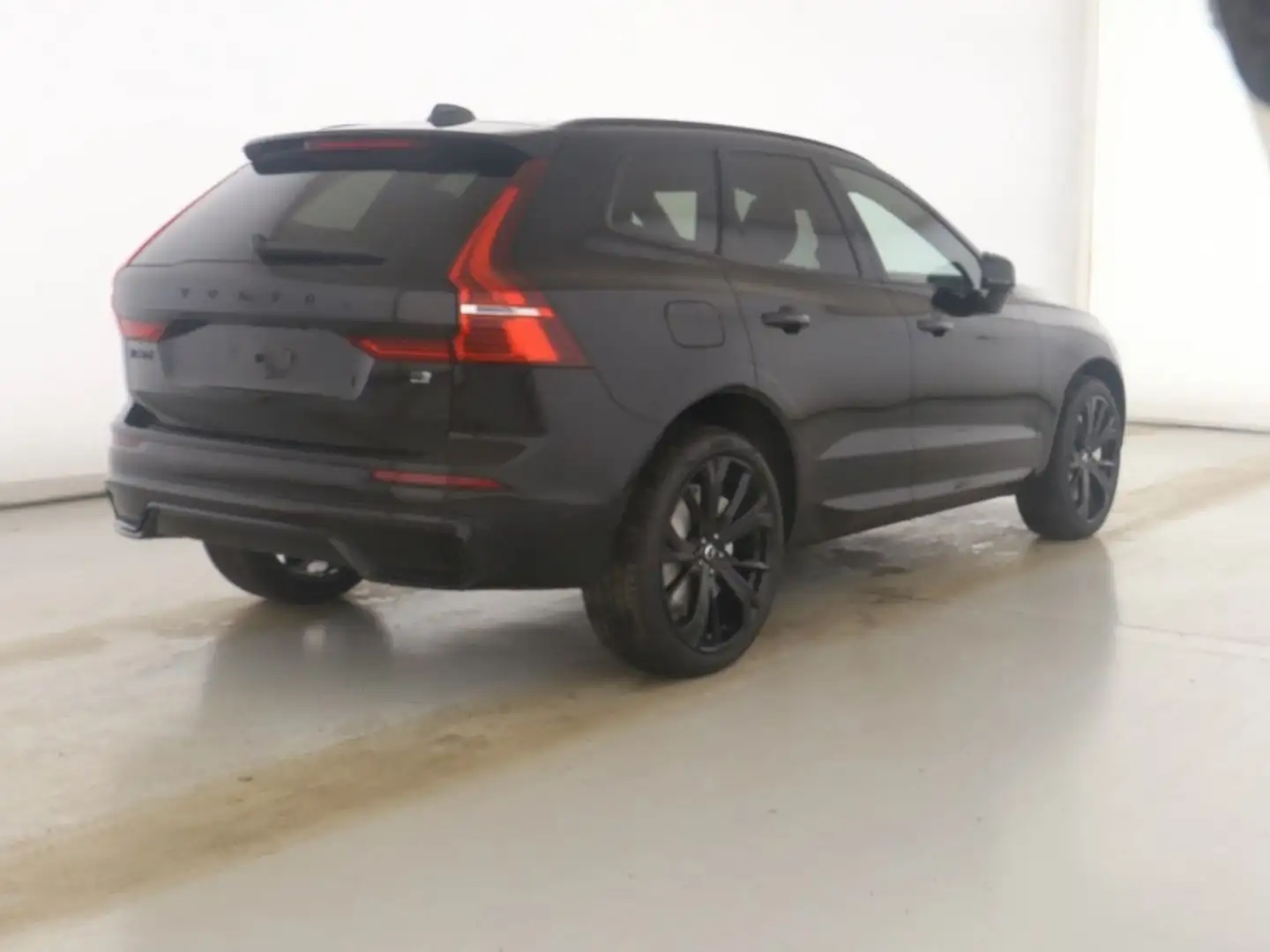 Volvo XC60 T6 Plus Black Edition  Plug-In Hybrid Schwarz - 2