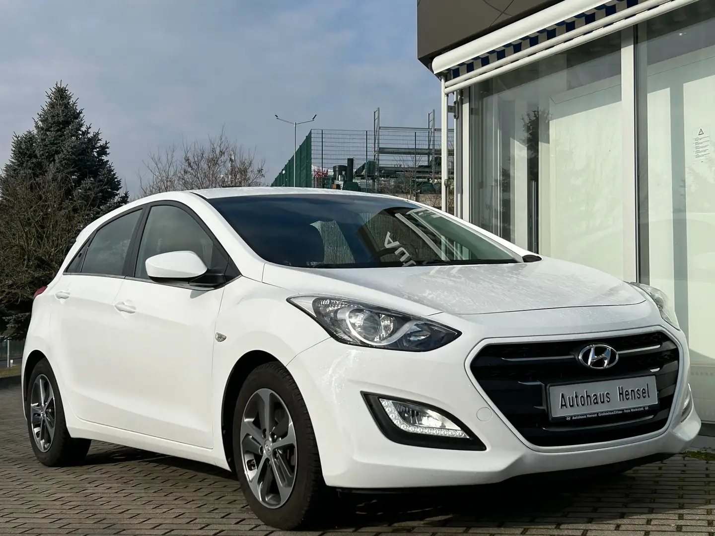 Hyundai i30 1.6 GDi YES! Einparkhilfe Klima Bordcomputer Blanc - 2