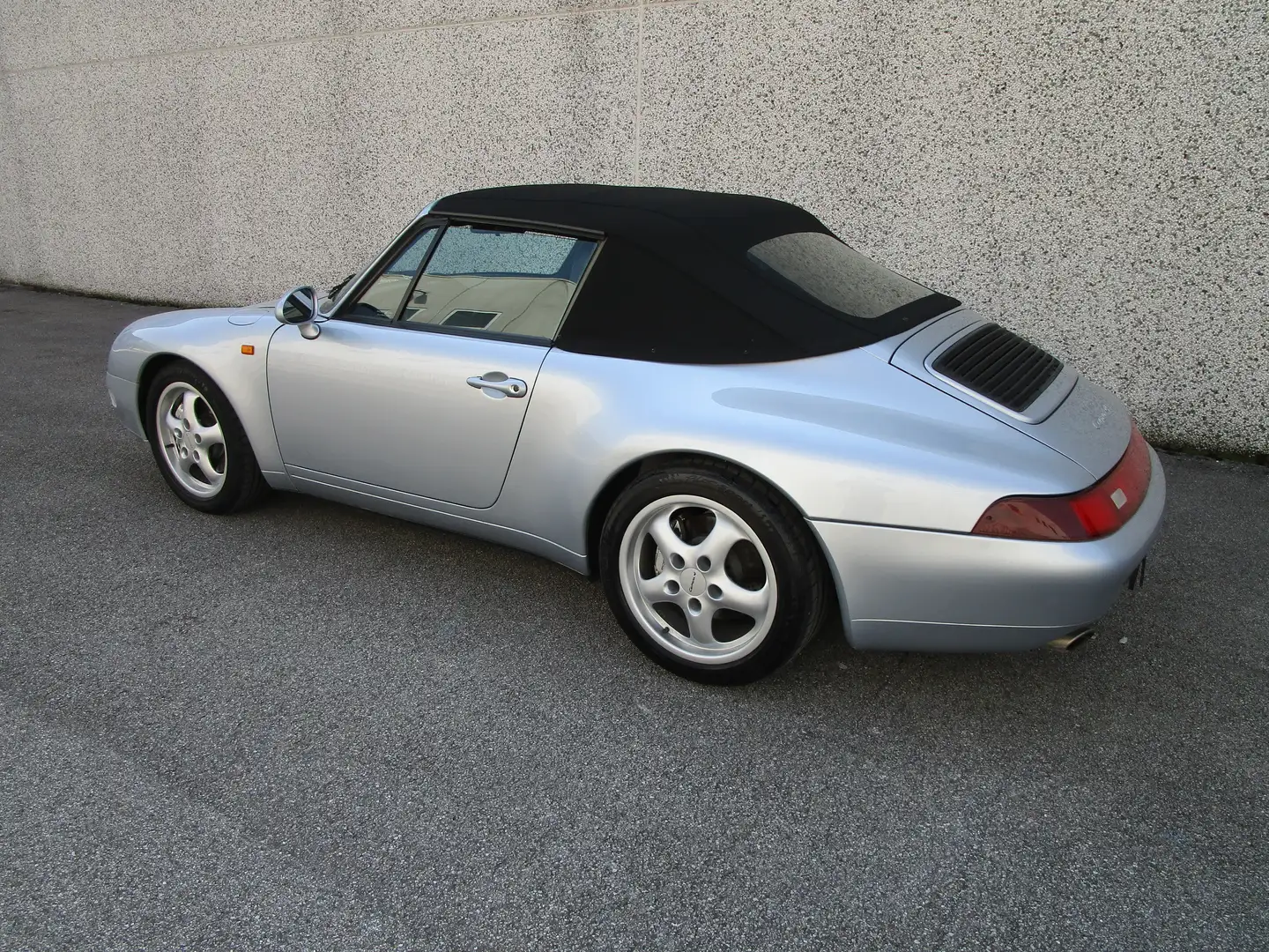 Porsche 993 911 Cabrio 3.6 Carrera 4 Zilver - 2